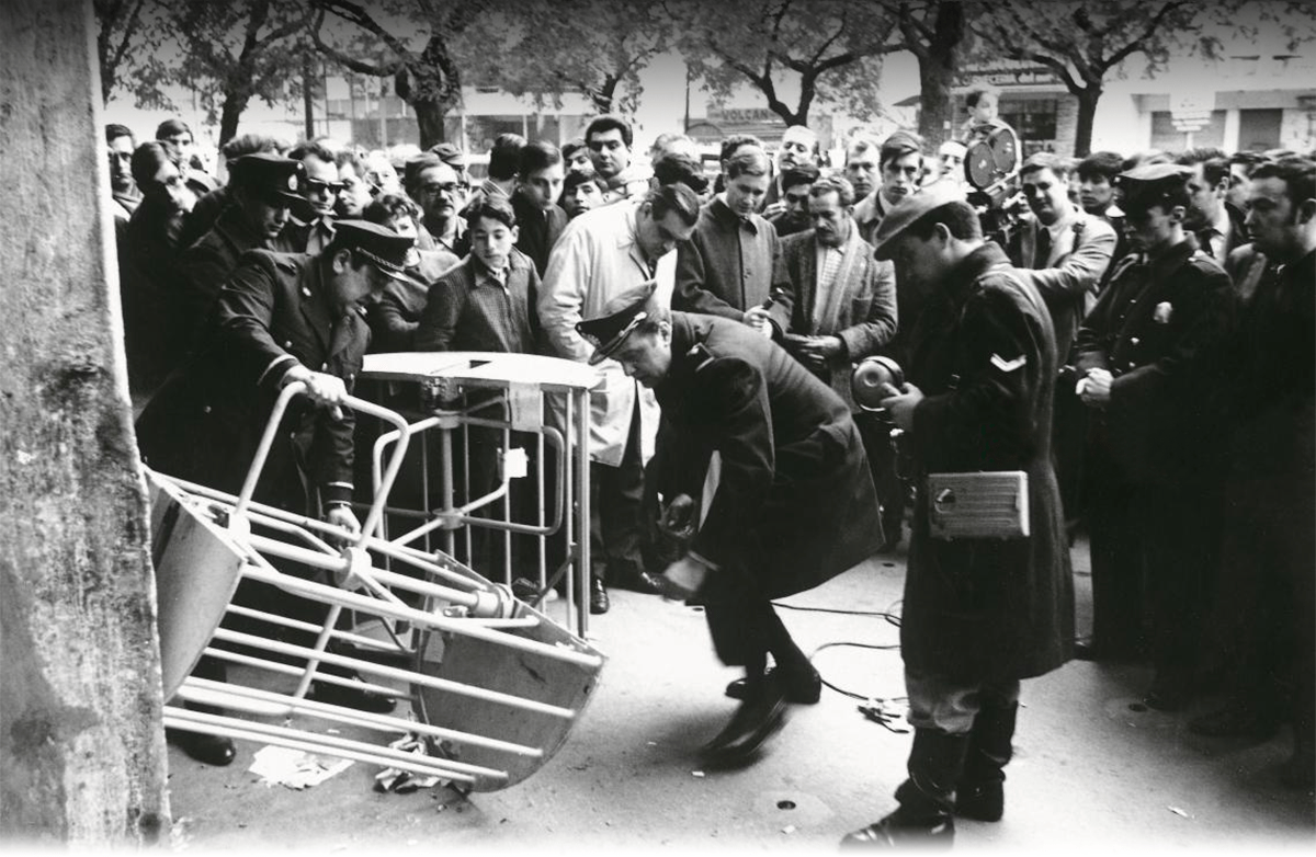 REPRESIÓN POLICIAL EN LA TRAGEDIA DE LA PUERTA 12
