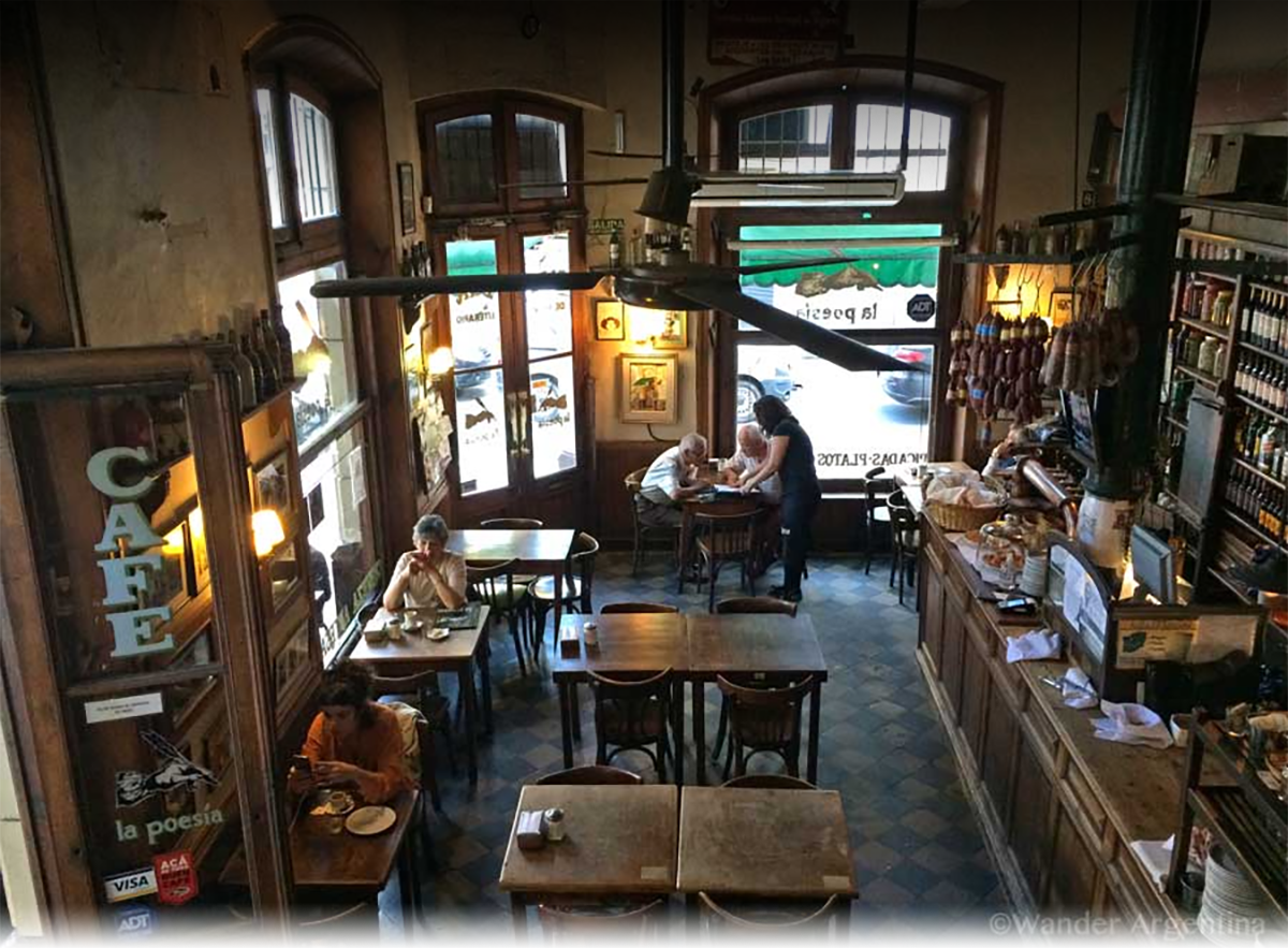 APOLOGÍA DE LA MESA DE CAFÉ