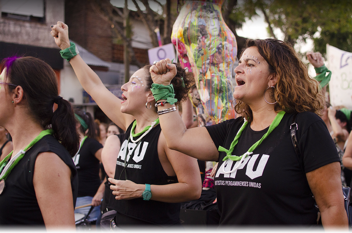 LA MUJER Y LOS MEDIOS DE COMUNICACIÓN